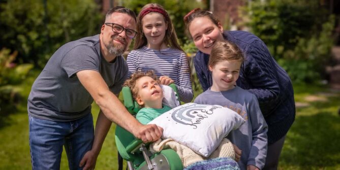 Deutsche Kinderhospiz Dienste Emil mit Familie
